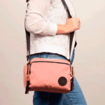 Bolsa Glam Paul Frank Rosa Transversal Média - Imagem 6