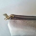 Necessaire Triângulo Cor Prata - Linha Quéops - Imagem 3